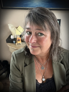 Midsimmerdei fair Scharsterbrug PraktijkFetje KruidenMaRein-zonnewende-midzomer-edelstenen-etherisch-olie-yin-yoga-meditatie-stoelshiatsu-handpan-orgonites-stemvork-klankschaal-voetreflex-tarot-geboorte-spagyriek-quantum-allergy-auraspray-kruiden-thee